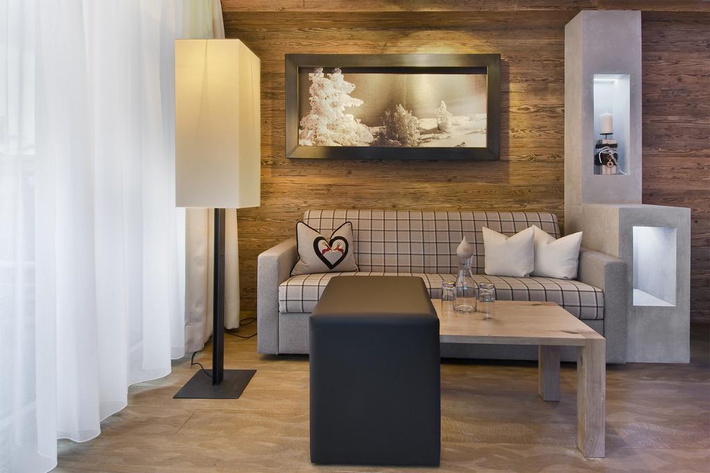 Pete Alpine Boutique Hotel - Klein Und Fein - Private Spa Suiten Und Zimmer Sankt Anton am Arlberg Bilik gambar