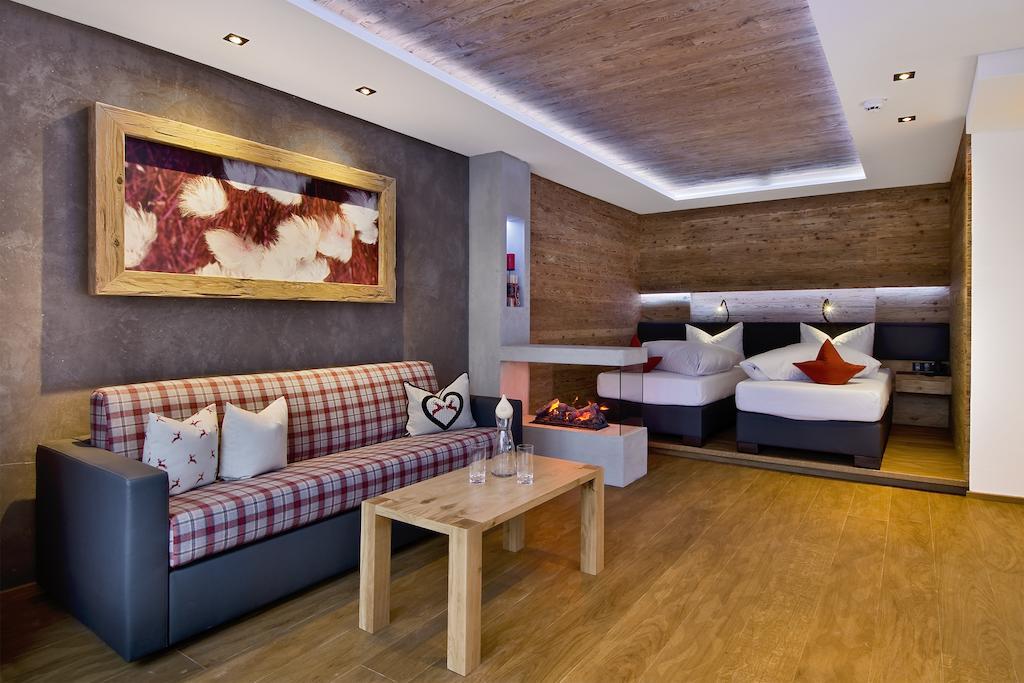 Pete Alpine Boutique Hotel - Klein Und Fein - Private Spa Suiten Und Zimmer Sankt Anton am Arlberg Bilik gambar